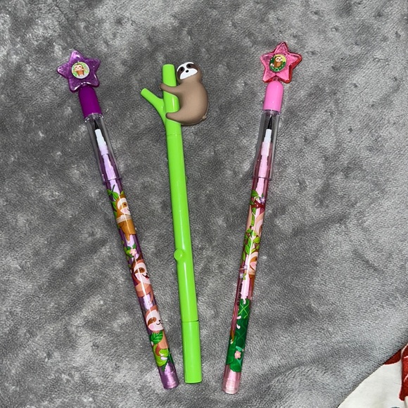 Stocking stuffers - 2 sloth pop up pencils and a pen - Picture 1 of 4